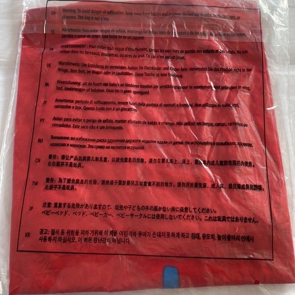 Designs Untitled Los Angeles Print Short-sleeve Glow Zone tee, Size M, NWT - Picture 5 of 5